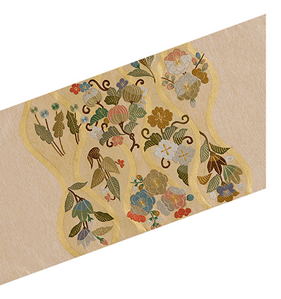 画像2:美術友禅山之内袋帯『立涌桃山文』純金箔使用(爪掻本綴工程、純金金彩工程、日本刺繍工程)
伝統的工芸品京友禅、伝統的工芸品加賀繍、伝統的工芸品西陣織